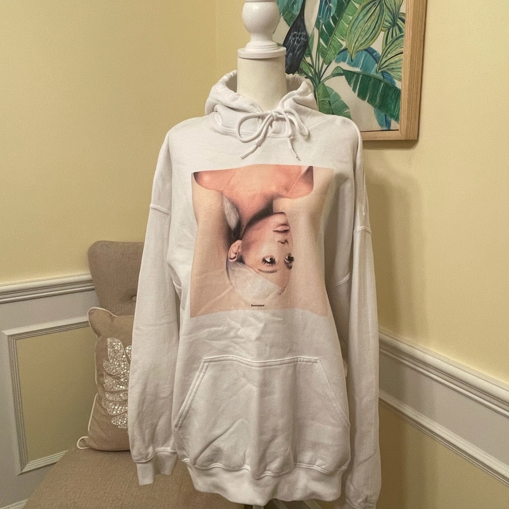Ariana Grande Sweetener track list crew RARE